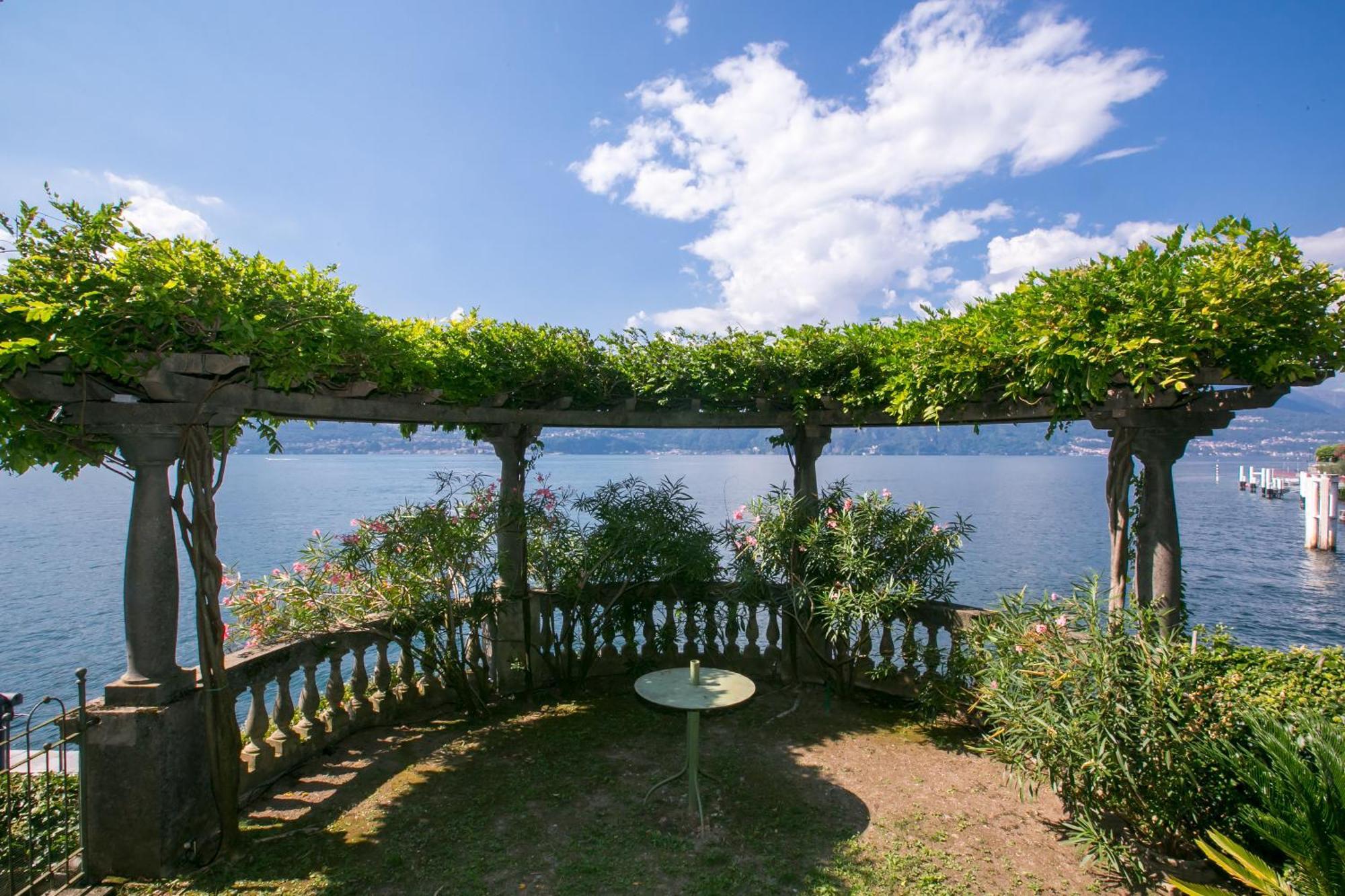 Villa Lucia Grande วาเรนนา ภายนอก รูปภาพ