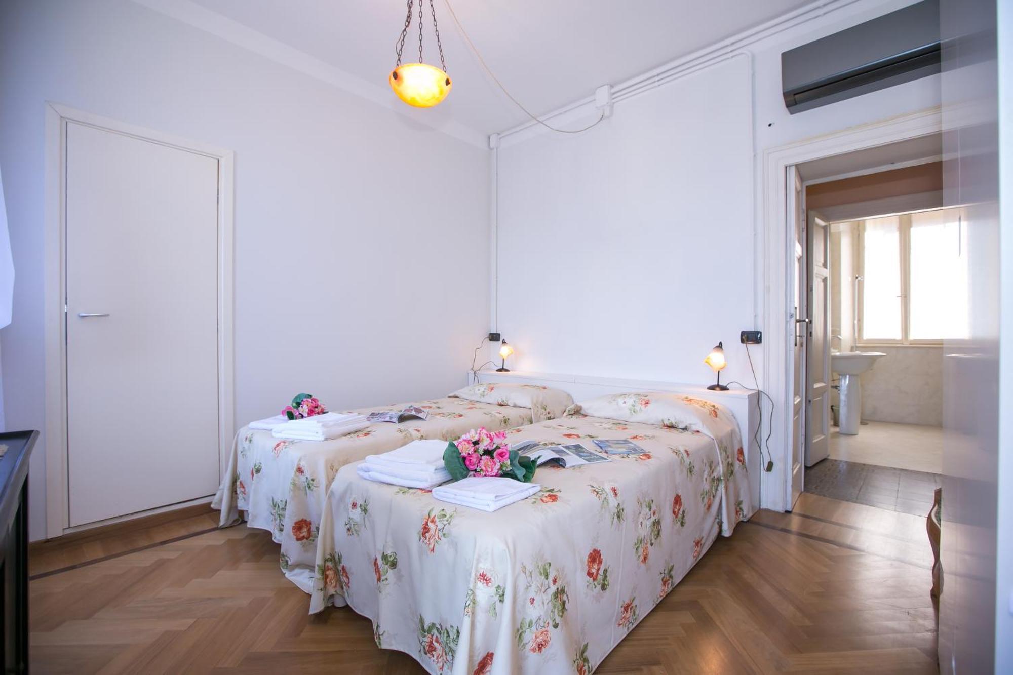 Villa Lucia Grande วาเรนนา ภายนอก รูปภาพ